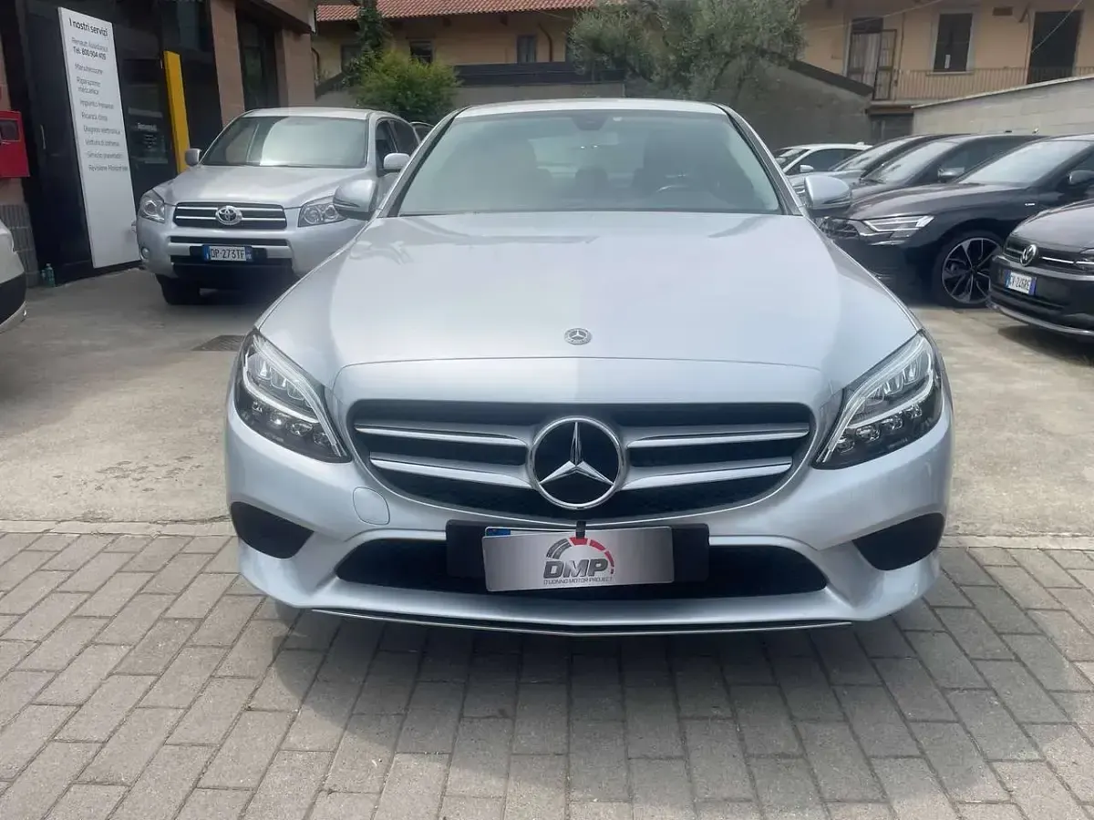 Usata Mercedes C180 122 CV (89 kW) 2019 Argento Berlina
