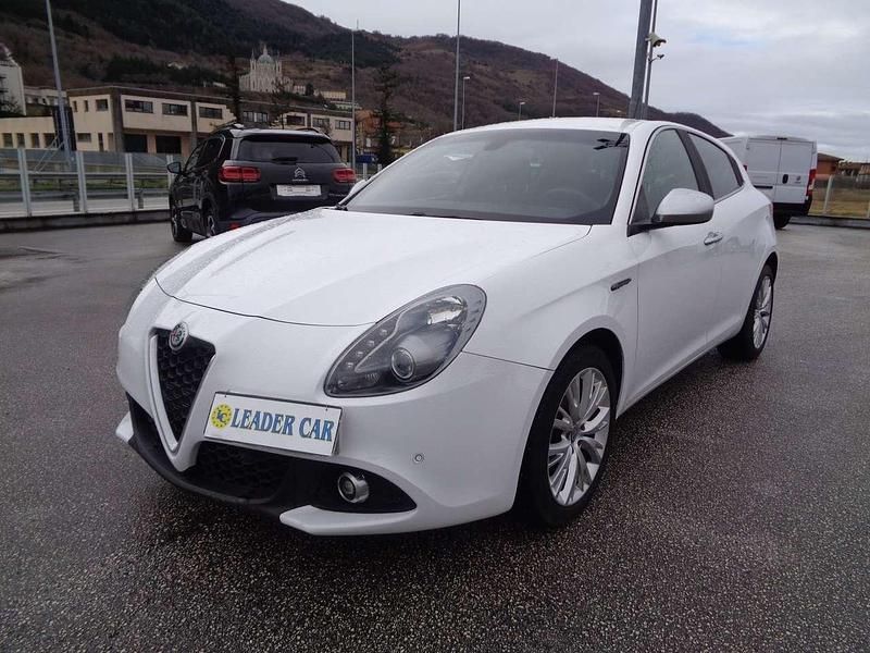 Usata Alfa Romeo Giulietta Super 120 CV (88 kW) 2018 Bianco Berlina
