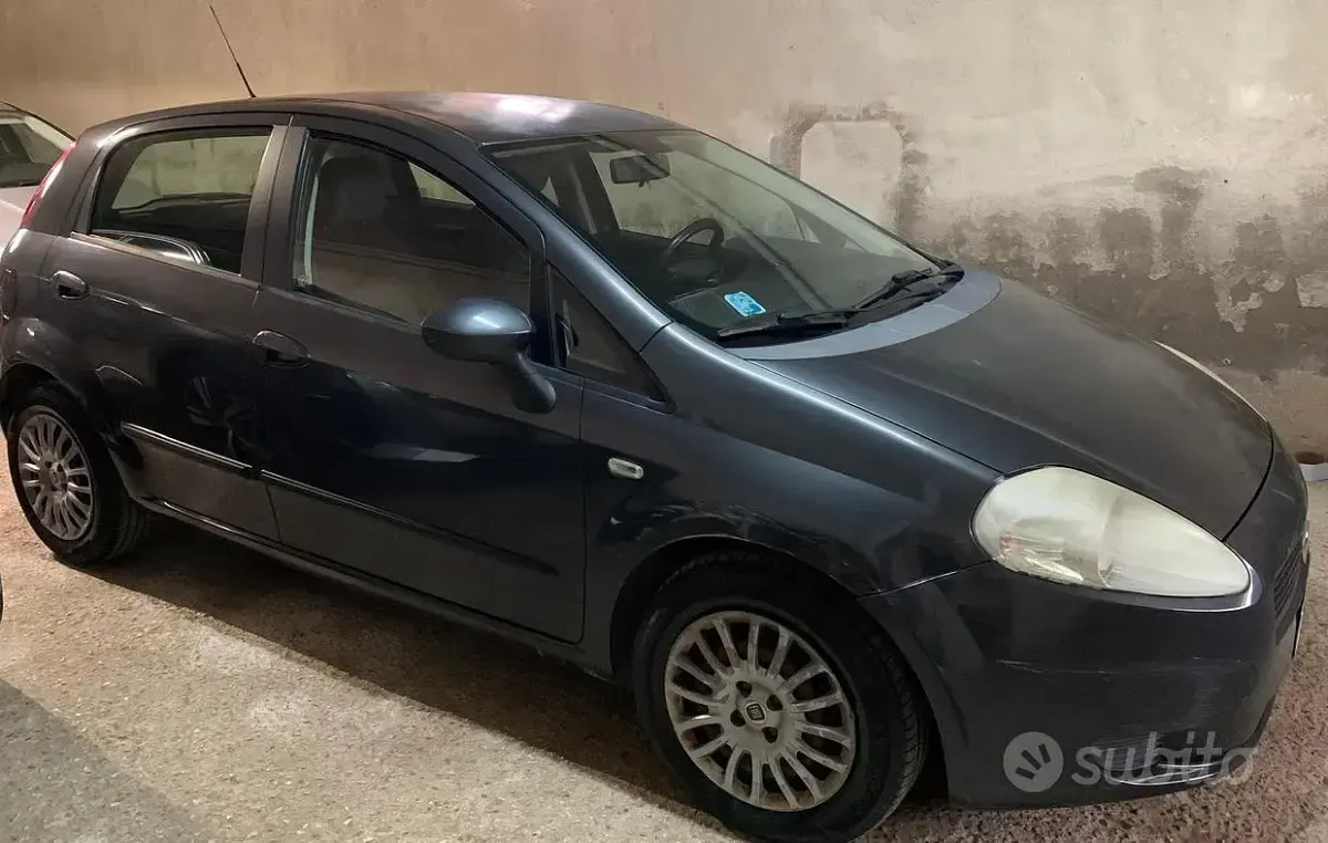 Usata Fiat Grande Punto 90 CV (66 kW) 2009 Grigio Utilitaria