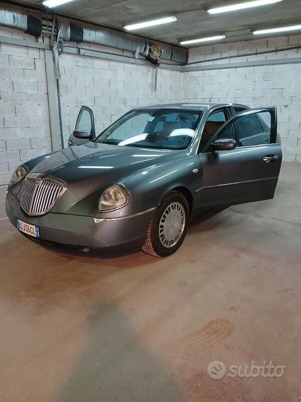 Usata Lancia Thesis 215 CV (158 kW) 2002 Grigio Berlina