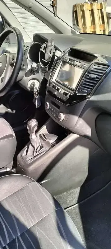 Usata Kia Venga Active 90 CV (66 kW) 2018 Bianco Utilitaria