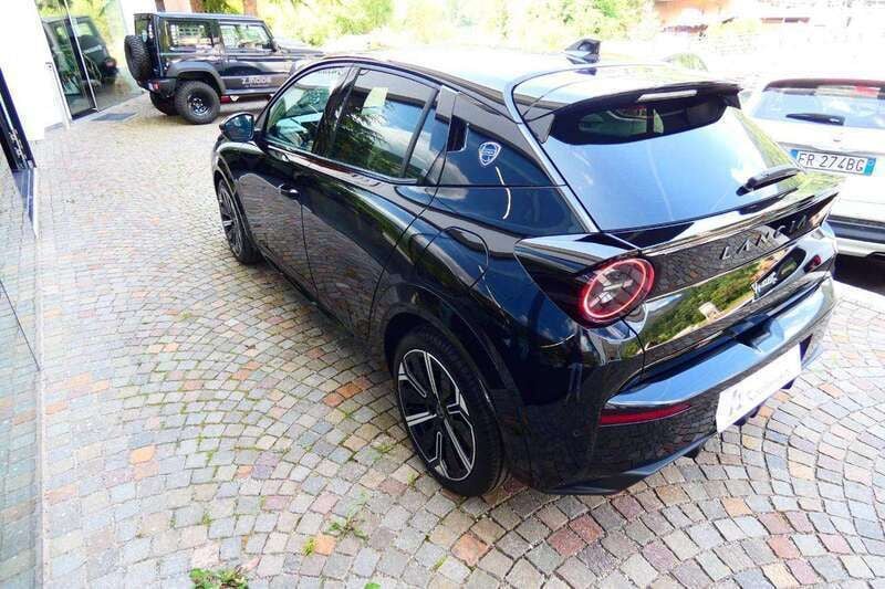 Nuova Lancia Ypsilon 110 CV (80 kW) 2025 Nero Utilitaria