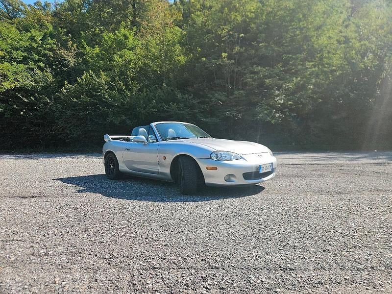 Usata Mazda MX5 90 CV (66 kW) 2001 Grigio Cabrio
