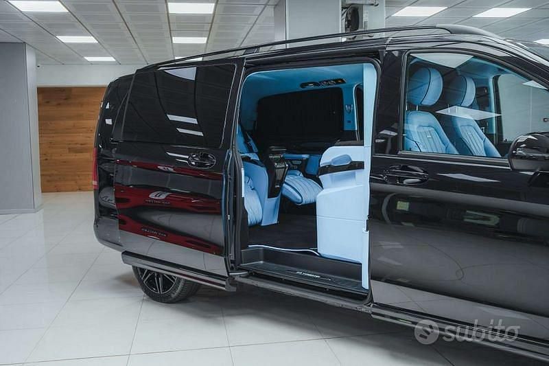Usata Mercedes V300 2024 Nero Monovolume