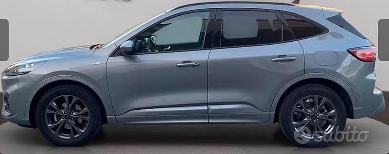 Usata Ford Kuga 120 CV (88 kW) 2021 Grigio SUV