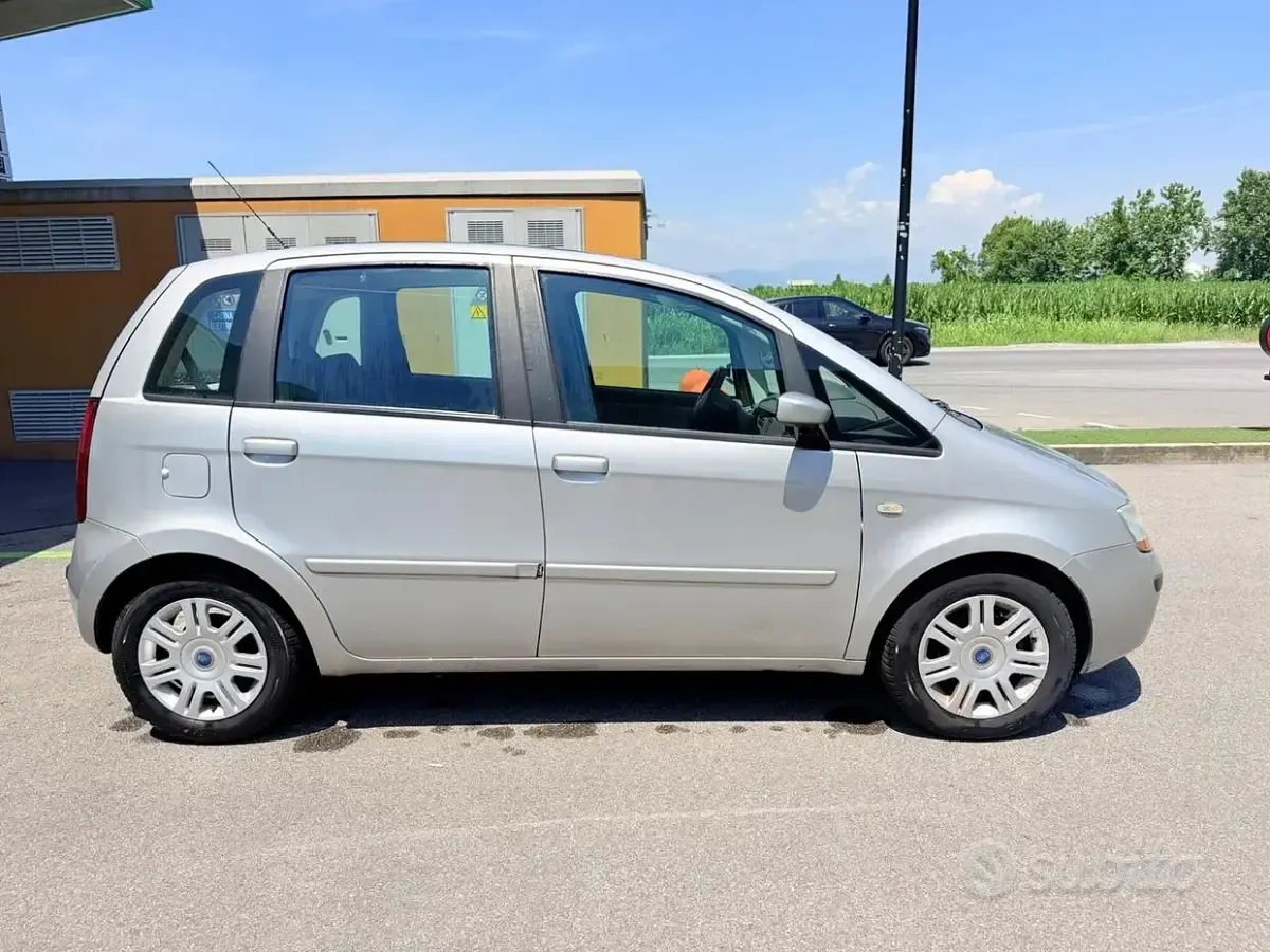Usata Fiat Idea Dynamic 95 CV (69 kW) 2004 Grigio Monovolume