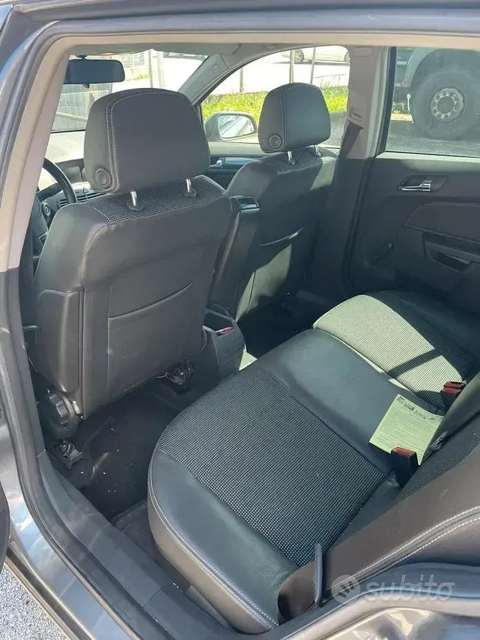 Usata Opel Astra 90 CV (66 kW) 2005 Grigio Station wagon