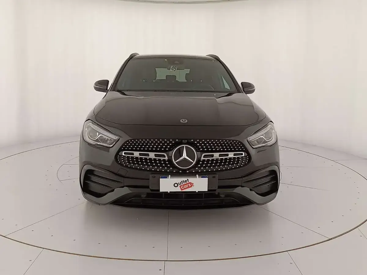 Usata Mercedes GLA200 Premium 150 CV (110 kW) 2022 Nero metallizzato SUV