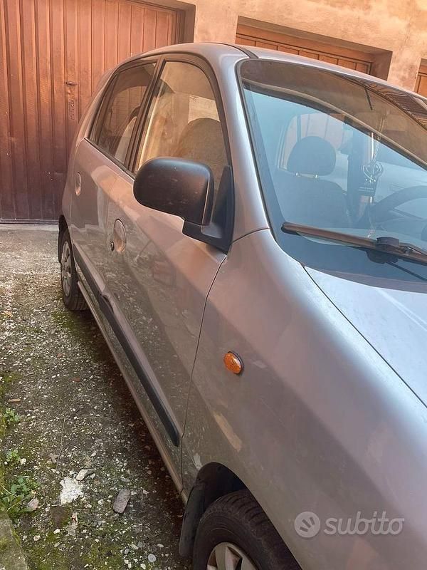 Usata Hyundai Matrix 2004 Grigio Monovolume