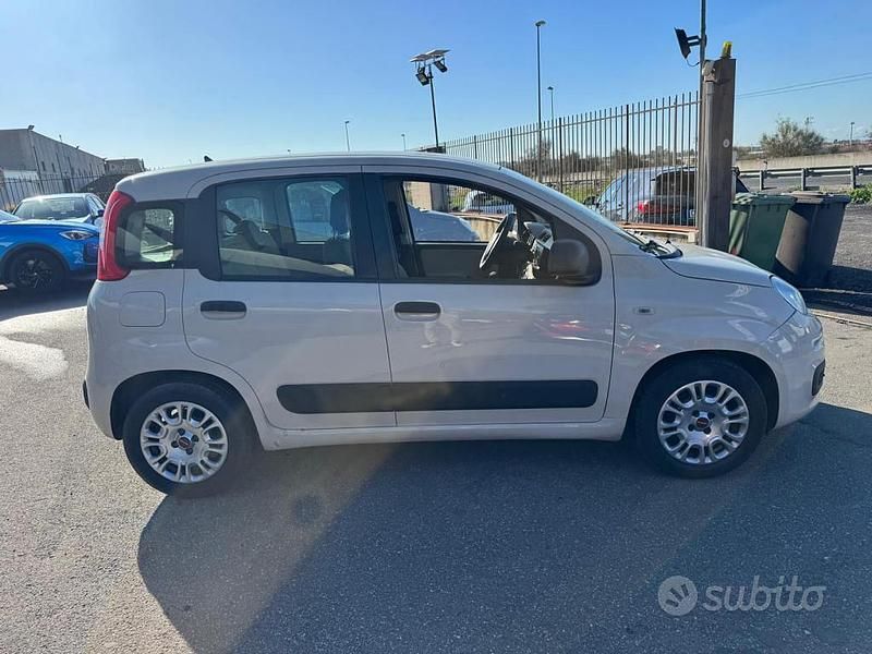 Usata Fiat Panda Lounge 69 CV (50 kW) 2016 Grigio Utilitaria