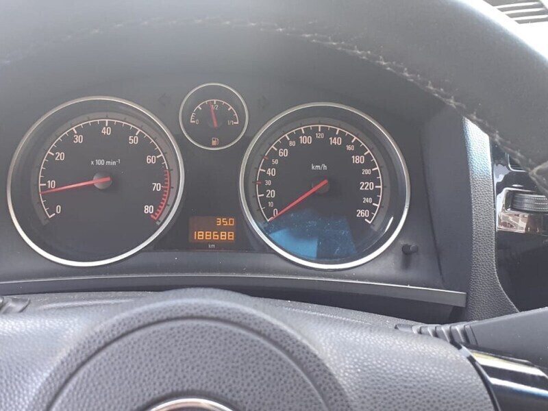 Usato 2009 Opel Zafira 1.6 Benzin 115 CV (4.990 €)