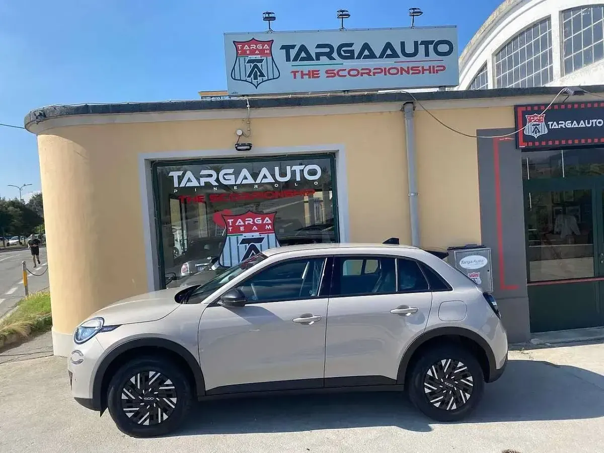 Nuova Fiat 600 Pop 101 CV (74 kW) 2026 Blu SUV