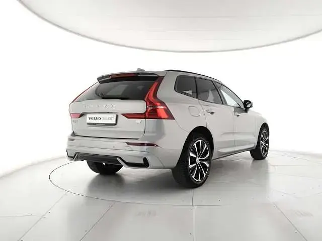 Usata Volvo XC60 Plus 253 CV (186 kW) 2023 Argento SUV