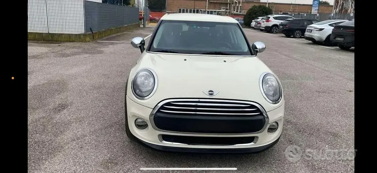 Usata Mini One D 95 CV (69 kW) 2016 Beige Utilitaria