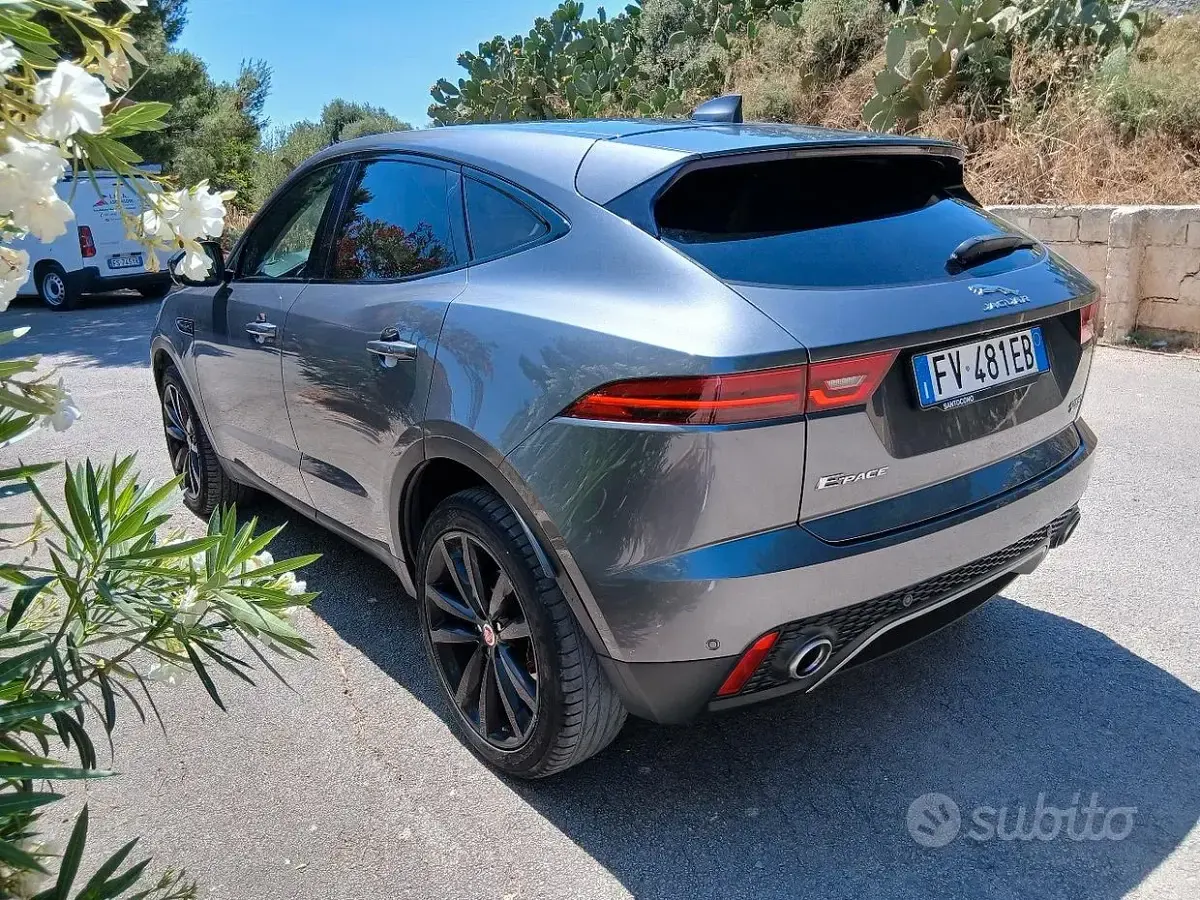 Usata Jaguar E-Pace 179 CV (131 kW) 2019 Grigio SUV
