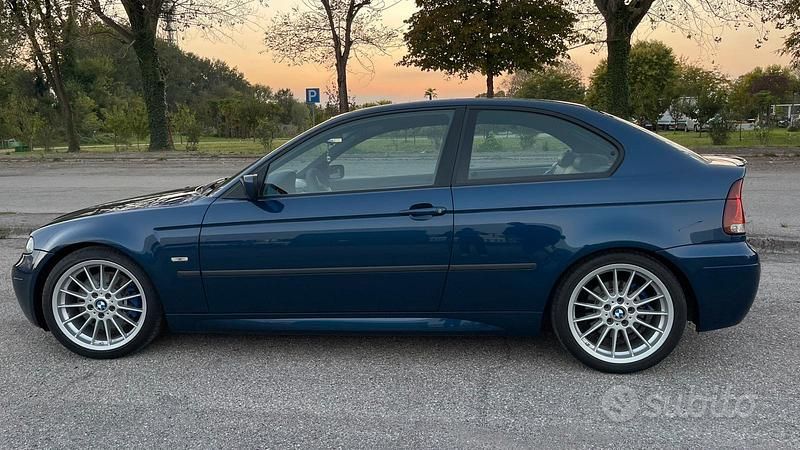 Usata BMW 325 M Sport 192 CV (141 kW) 2003 Blu Coupé