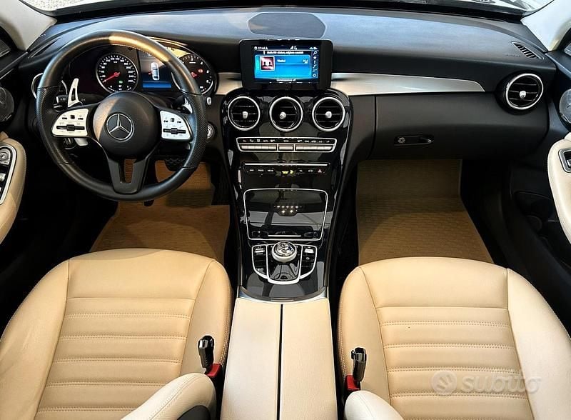 Usata Mercedes C220 194 CV (142 kW) 2018 Nero Berlina