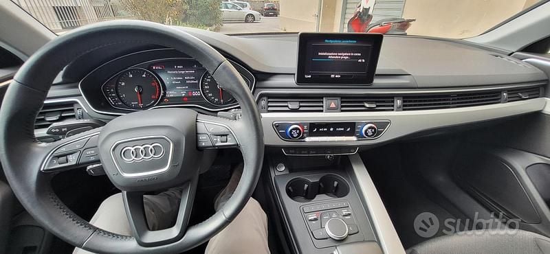 Usata Audi A4 150 CV (110 kW) 2019 Grigio Berlina