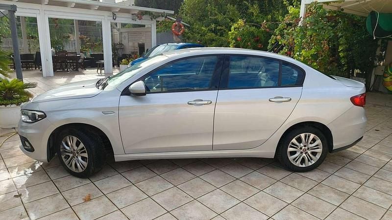 Usata Fiat Tipo Opening Edition 95 CV (69 kW) 2015 Argento Berlina