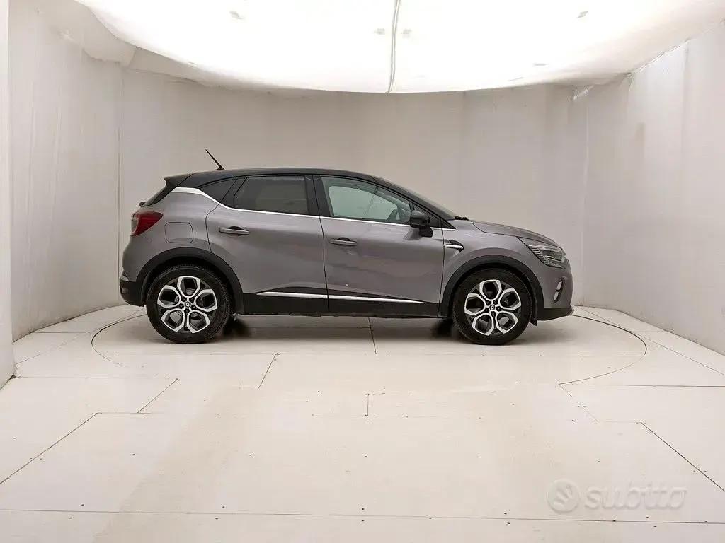 Usata Renault Captur Intens 95 CV (69 kW) 2020 Grigio SUV