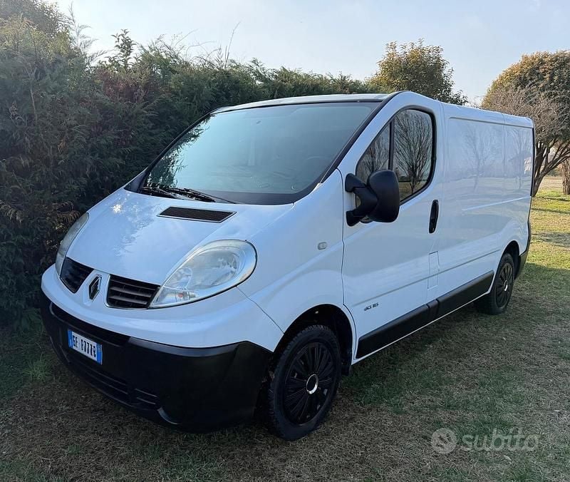 Usata Renault Trafic 114 CV (83 kW) 2010 Bianco Monovolume