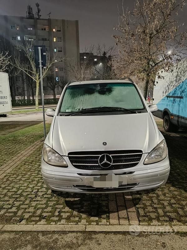 Usata Mercedes Viano 109 CV (80 kW) 2004 Grigio Monovolume