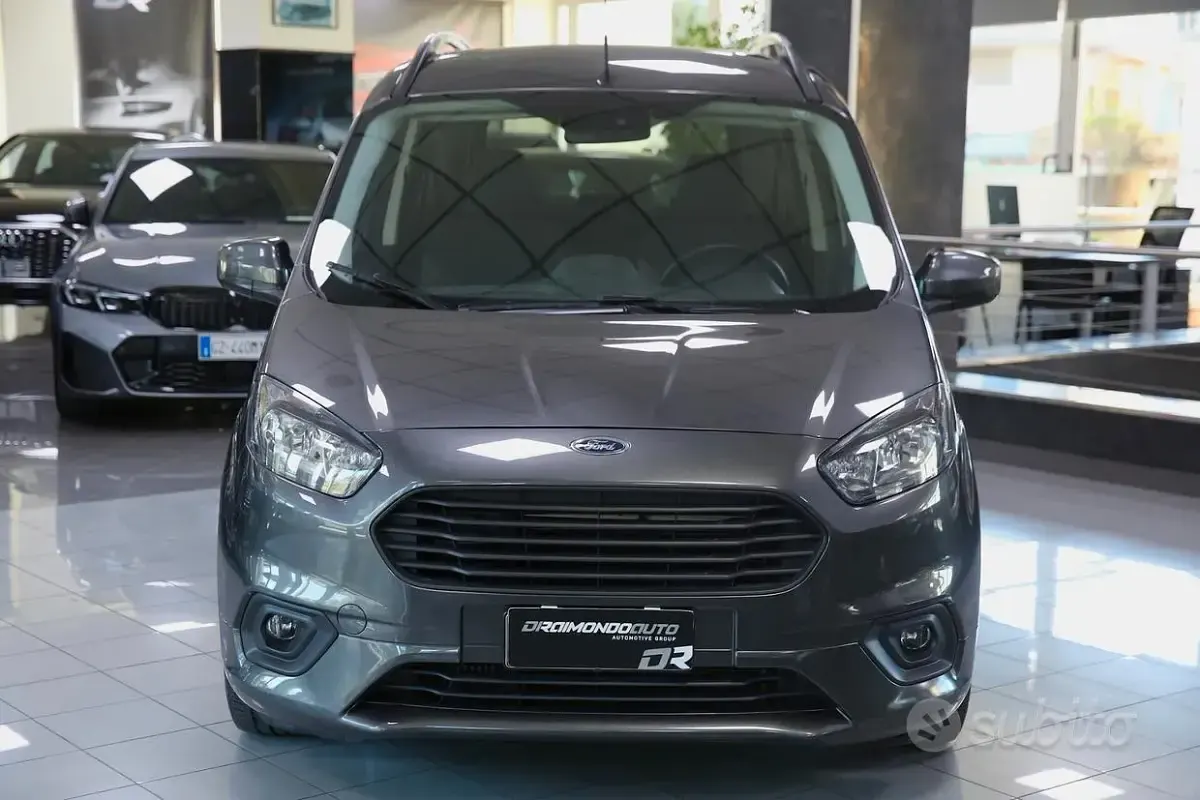 Usata Ford Tourneo Courier 101 CV (74 kW) 2021 Grigio Monovolume