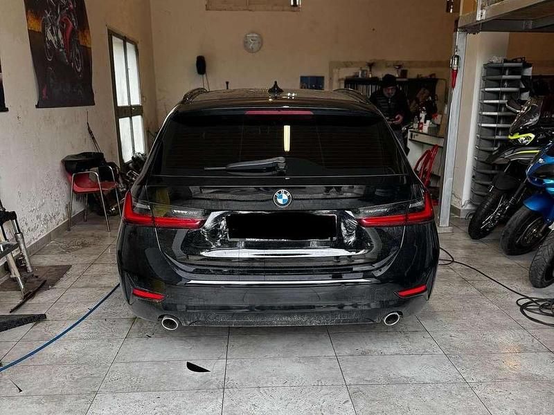 Usata BMW 318 Sport Line 150 CV (110 kW) 2020 Nero Station wagon