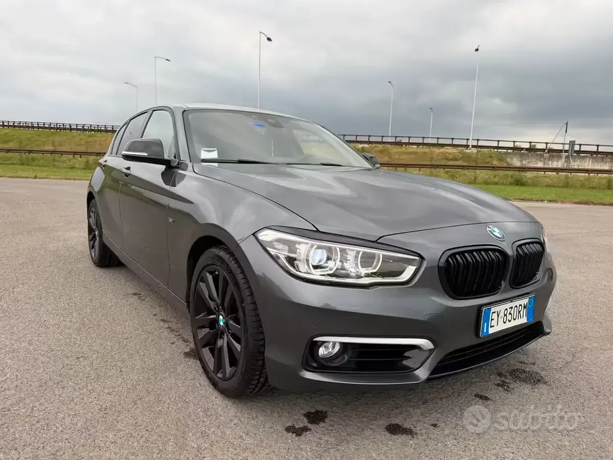 Usata BMW 118 Efficient Dynamics 150 CV (110 kW) 2015 Grigio Utilitaria