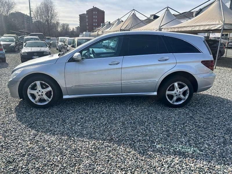 Usata Mercedes R320 224 CV (164 kW) 2006 Grigio Monovolume