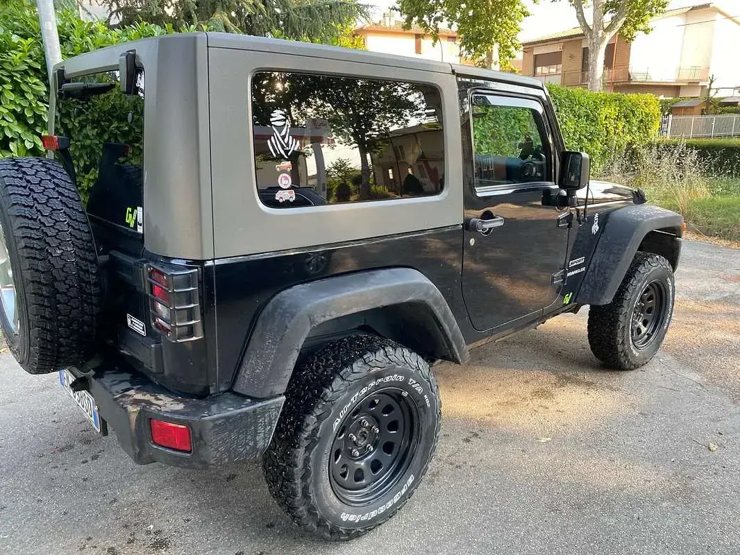 Usata Jeep Wrangler Sport 200 CV (147 kW) 2012 Nero SUV