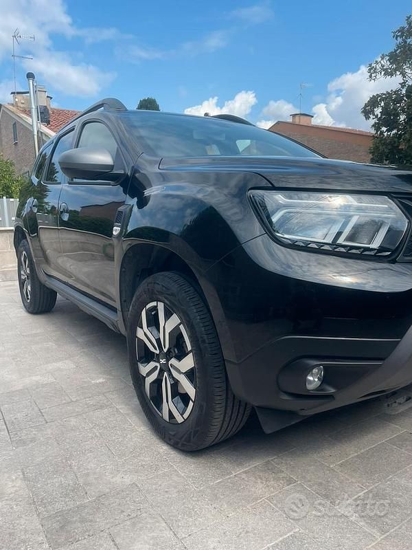 Usata Dacia Duster Journey 101 CV (74 kW) 2022 Nero SUV