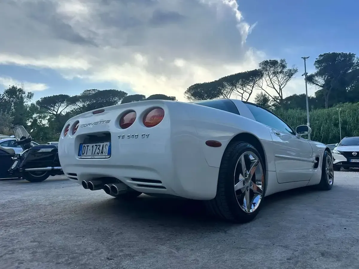 Usata Corvette C5 344 CV (253 kW) 2000 Bianco Cabrio