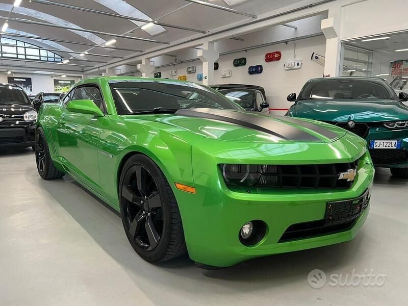 Usata Chevrolet Camaro 317 CV (233 kW) 2011 Verde Coupé