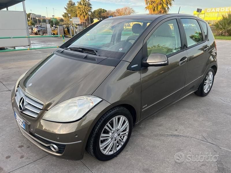 Usata Mercedes A160 Avantgarde 81 CV (59 kW) 2010 Marrone Berlina