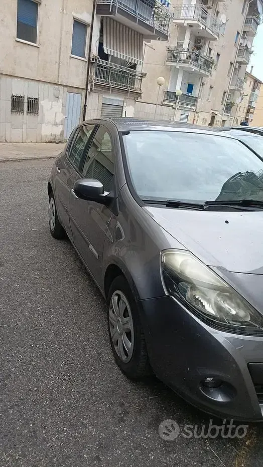 Usata Renault Clio II 75 CV (55 kW) 2009 Grigio Berlina