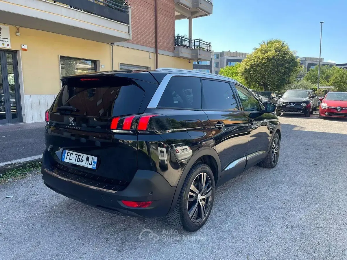 Usata Peugeot 5008 Allure 131 CV (96 kW) 2018 Nero SUV