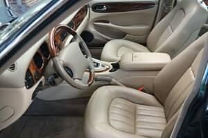 Usata Jaguar XJ8 Executive 284 CV (208 kW) 2001 Verde Berlina