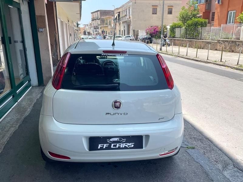 Usata Fiat Punto Lounge 75 CV (55 kW) 2015 Bianco Berlina