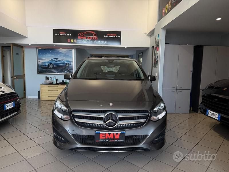 Usata Mercedes B200 Business 136 CV (100 kW) 2015 Grigio Utilitaria