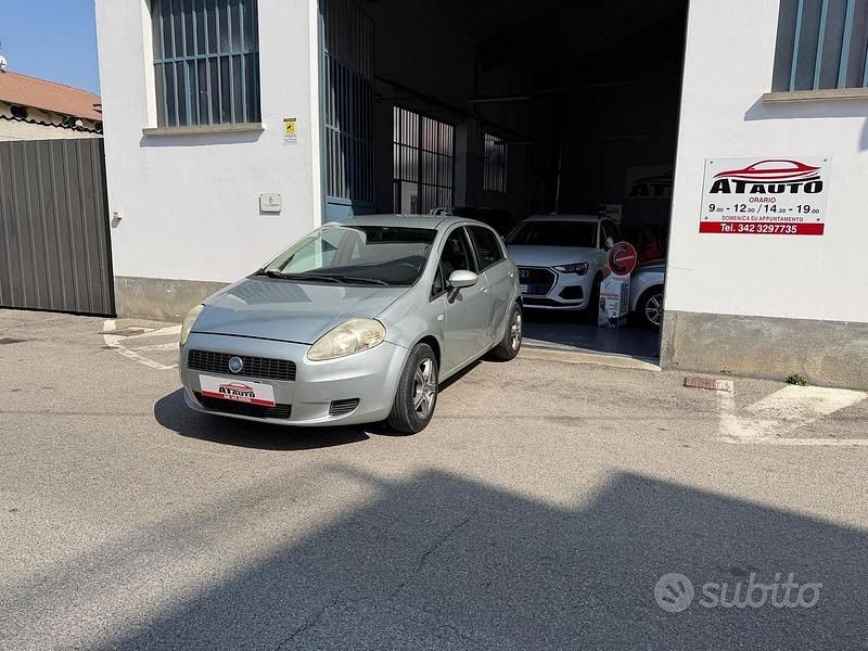 Usata Fiat Grande Punto 65 CV (47 kW) 2006 Grigio Utilitaria