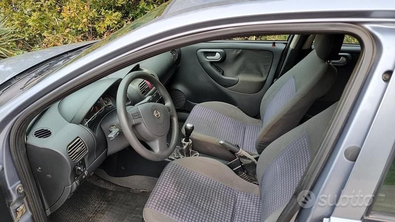 Usata Opel Corsa 75 CV (55 kW) 2003 Grigio Utilitaria
