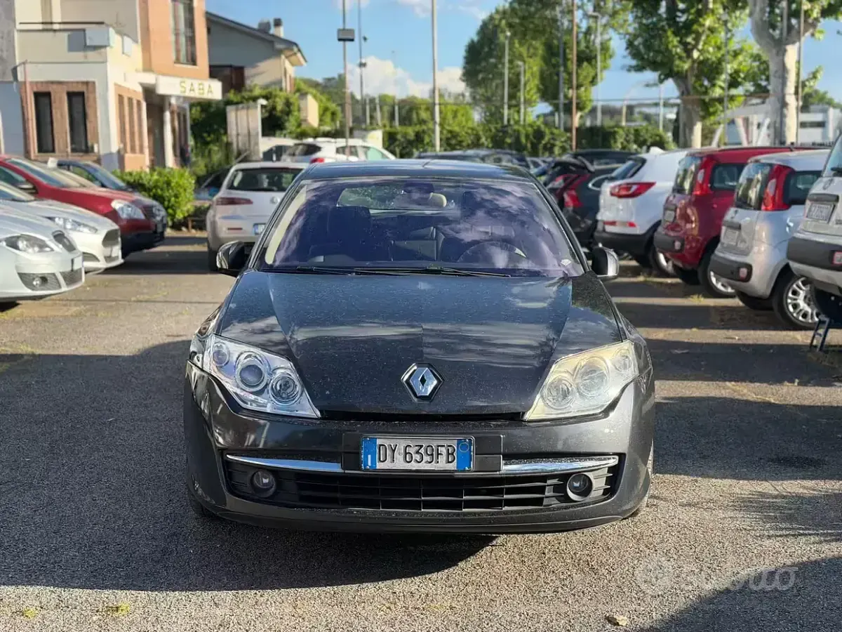 Usata Renault Laguna III Techno 150 CV (110 kW) 2009 Grigio Berlina
