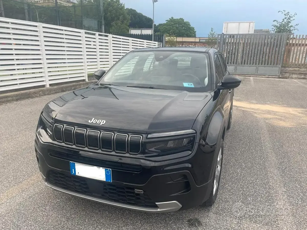 Usata Jeep Avenger Altitude 101 CV (74 kW) 2023 Nero SUV