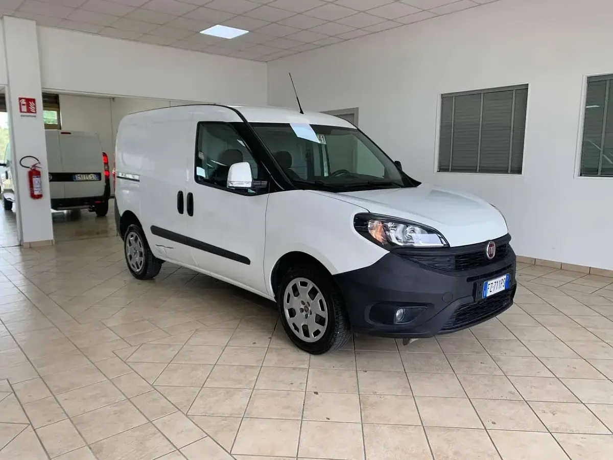 Usata Fiat Doblò 120 CV (88 kW) 2019 Bianco Monovolume