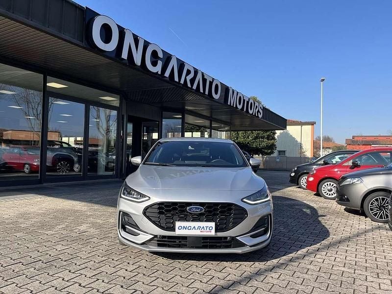 Gebraucht Ford Focus ST-Line 116 PS (85 kW) 2025 Silber Kleinwagen