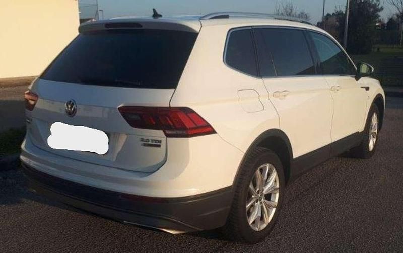 Begagnad VW Tiguan Allspace 150 HK (110 kW) 2019 Vit SUV