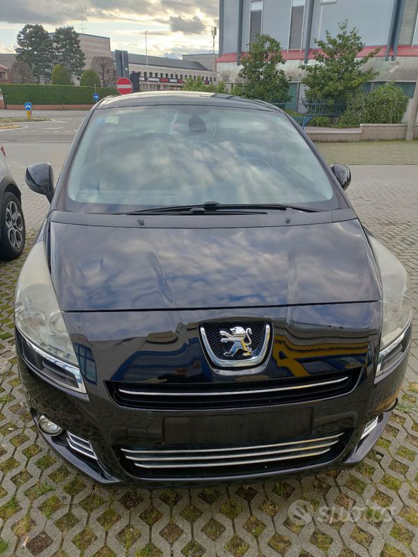 Usata Peugeot 5008 110 CV (80 kW) 2010 Nero Monovolume
