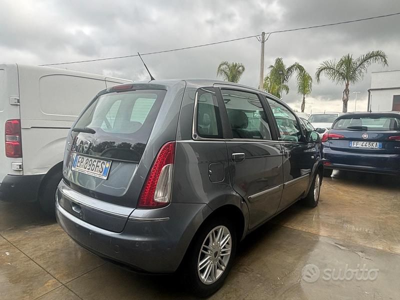 Usata Lancia Musa 95 CV (69 kW) 2012 Grigio Monovolume