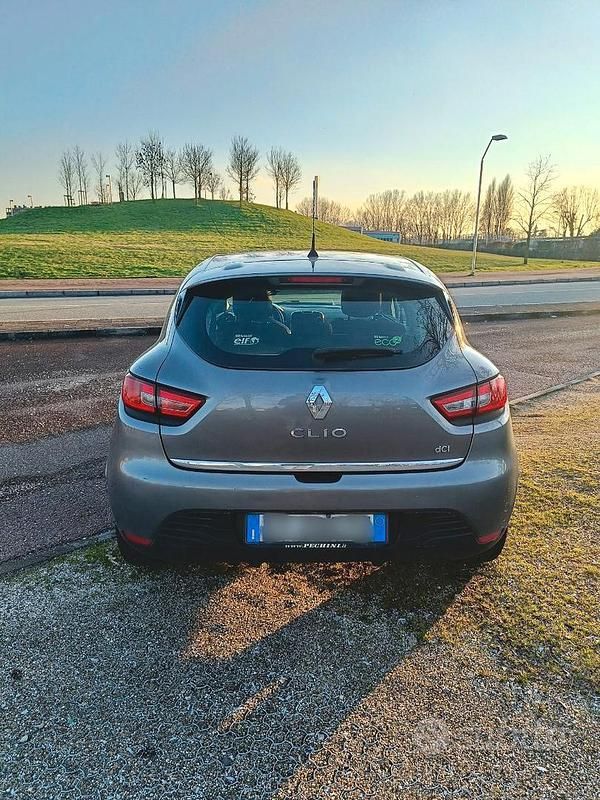 Usata Renault Clio IV 75 CV (55 kW) 2014 Grigio Berlina